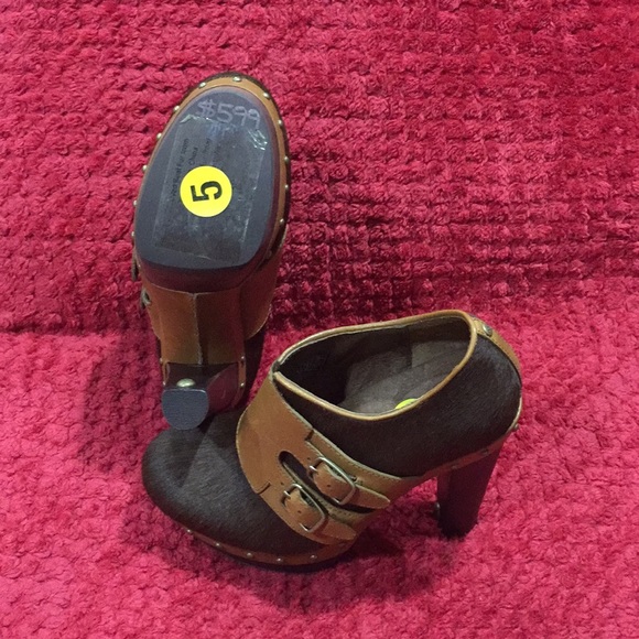 ❤️ UGG ❤️ COLLECTION LIMITED EDITION LUXURY STYLISH BROWN SHOES . - Picture 4 of 4